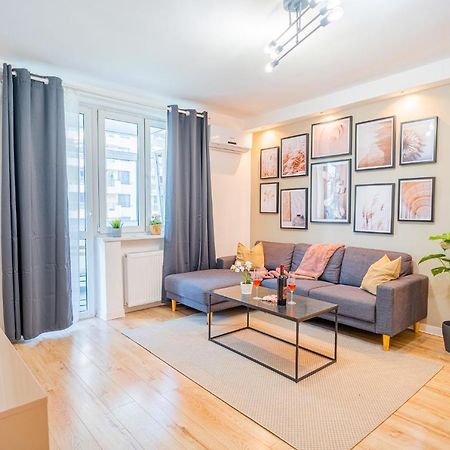 Spacious Newly Renovated 2Br Apartments With Balcony Βουκουρέστι Εξωτερικό φωτογραφία