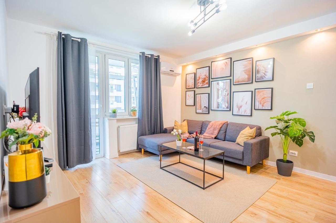 Spacious Newly Renovated 2Br Apartments With Balcony Βουκουρέστι Εξωτερικό φωτογραφία