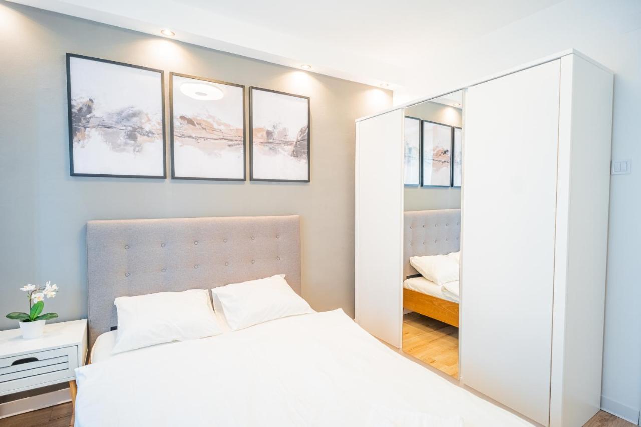 Spacious Newly Renovated 2Br Apartments With Balcony Βουκουρέστι Εξωτερικό φωτογραφία