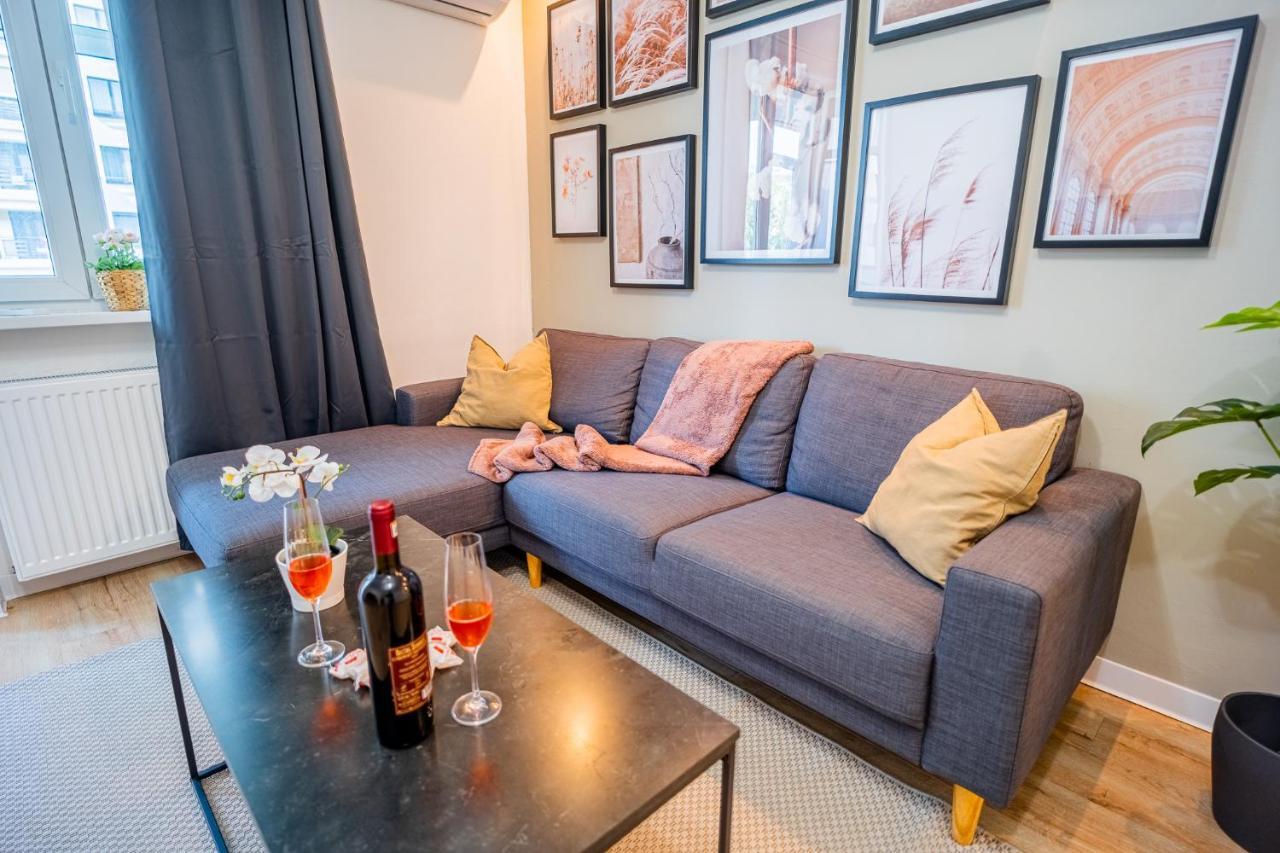 Spacious Newly Renovated 2Br Apartments With Balcony Βουκουρέστι Εξωτερικό φωτογραφία