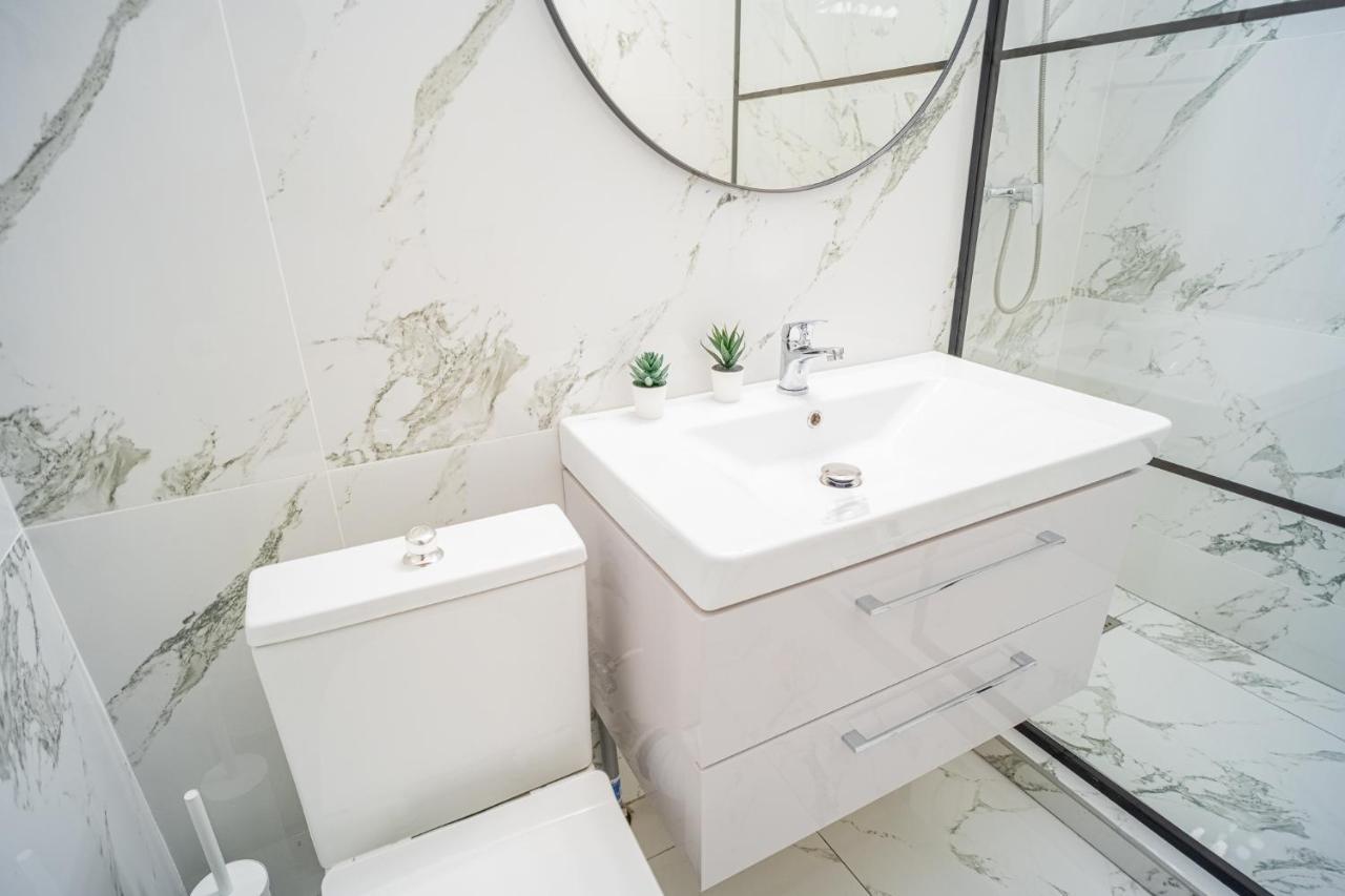 Spacious Newly Renovated 2Br Apartments With Balcony Βουκουρέστι Εξωτερικό φωτογραφία