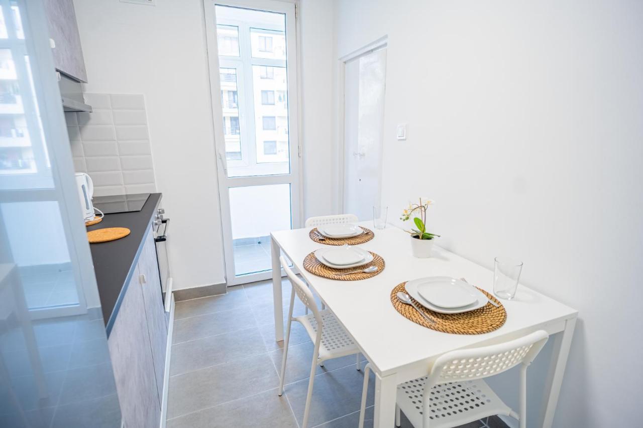 Spacious Newly Renovated 2Br Apartments With Balcony Βουκουρέστι Εξωτερικό φωτογραφία