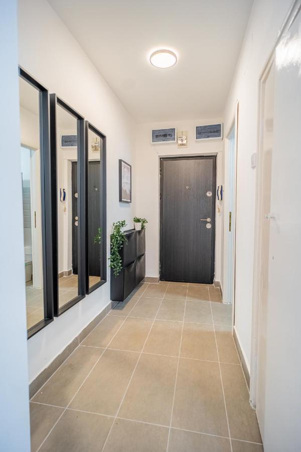 Spacious Newly Renovated 2Br Apartments With Balcony Βουκουρέστι Εξωτερικό φωτογραφία