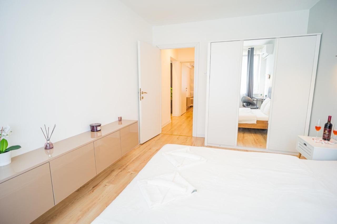 Spacious Newly Renovated 2Br Apartments With Balcony Βουκουρέστι Εξωτερικό φωτογραφία