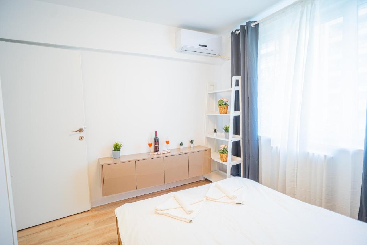 Spacious Newly Renovated 2Br Apartments With Balcony Βουκουρέστι Εξωτερικό φωτογραφία