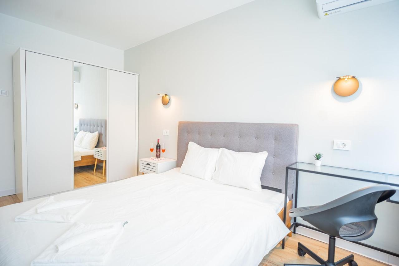 Spacious Newly Renovated 2Br Apartments With Balcony Βουκουρέστι Εξωτερικό φωτογραφία