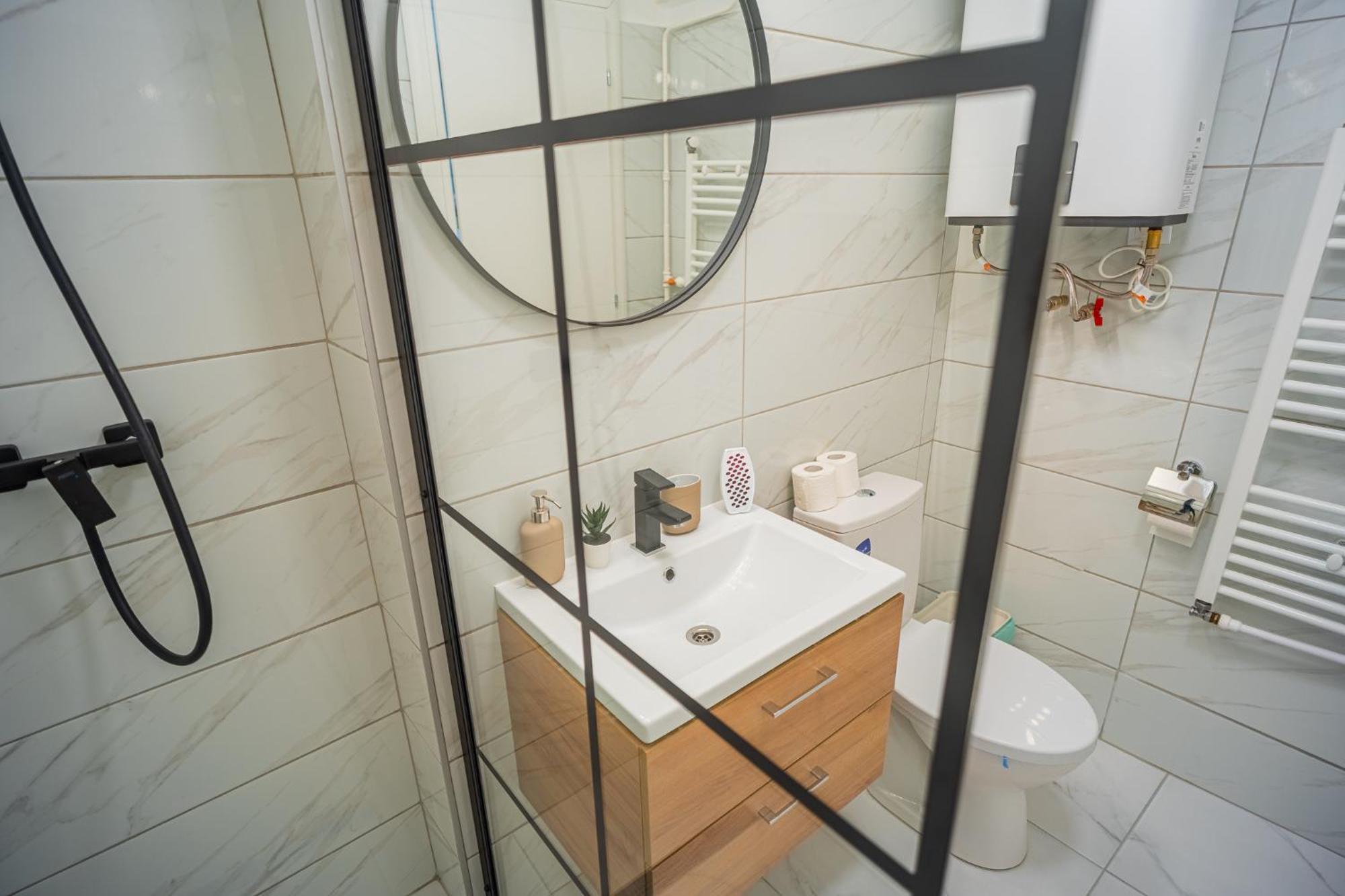 Spacious Newly Renovated 2Br Apartments With Balcony Βουκουρέστι Εξωτερικό φωτογραφία
