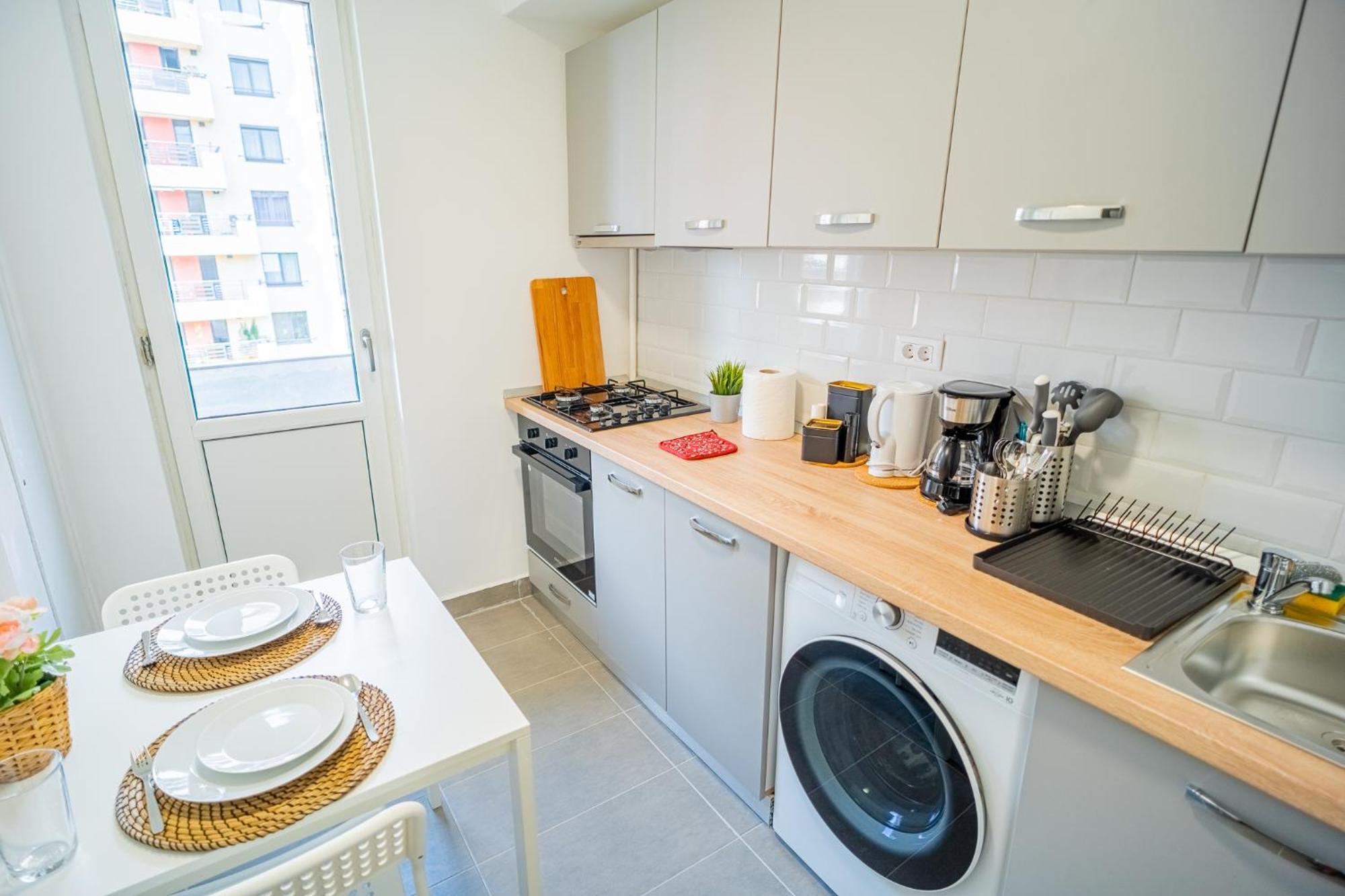 Spacious Newly Renovated 2Br Apartments With Balcony Βουκουρέστι Εξωτερικό φωτογραφία