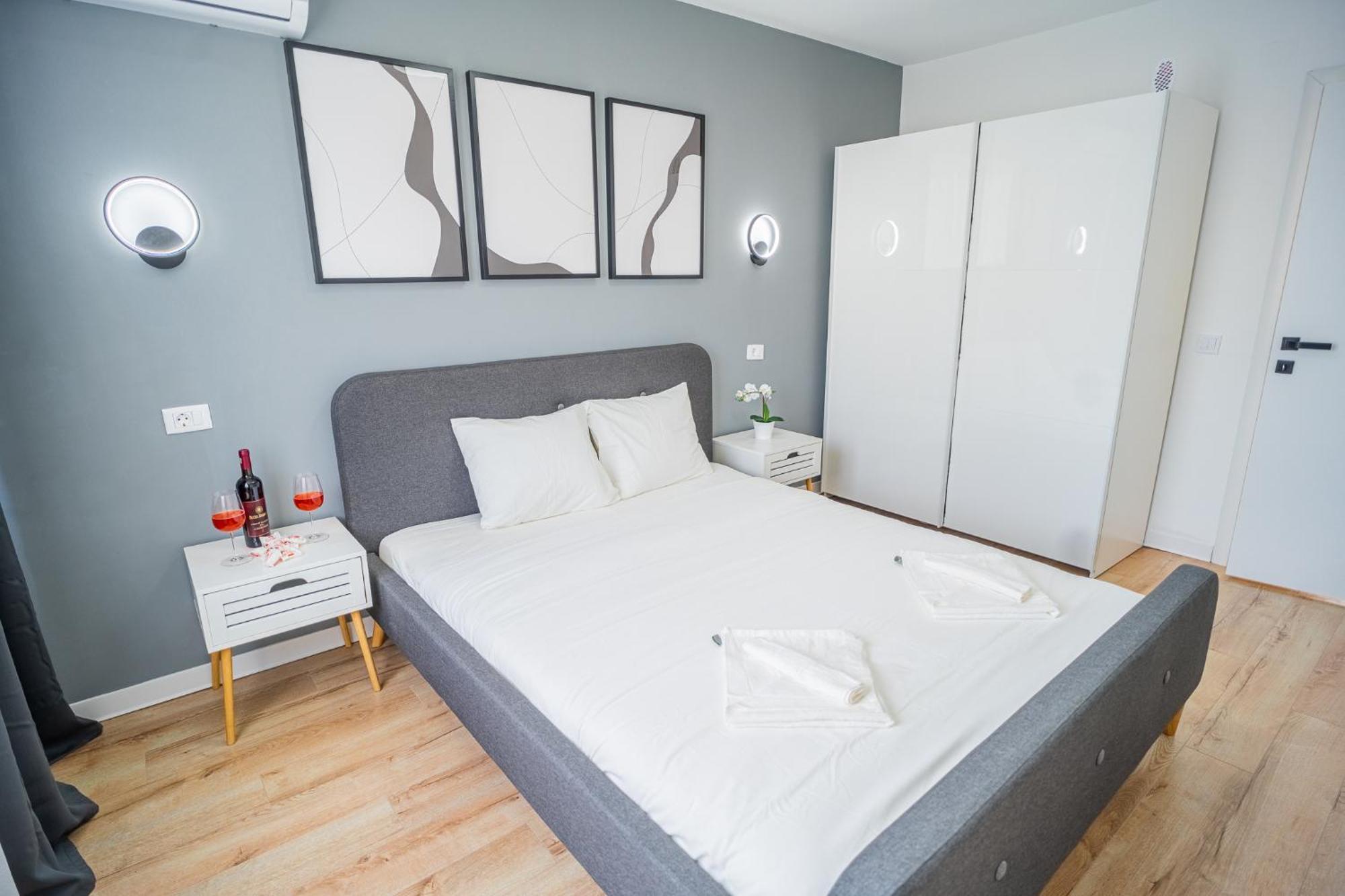 Spacious Newly Renovated 2Br Apartments With Balcony Βουκουρέστι Εξωτερικό φωτογραφία